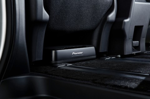 Automobilinė žemų dažnių kolonėlė aktyvi 8" (20cm) 160W 4Ώ (po sėdyne) TS-WX130EA Pioneer